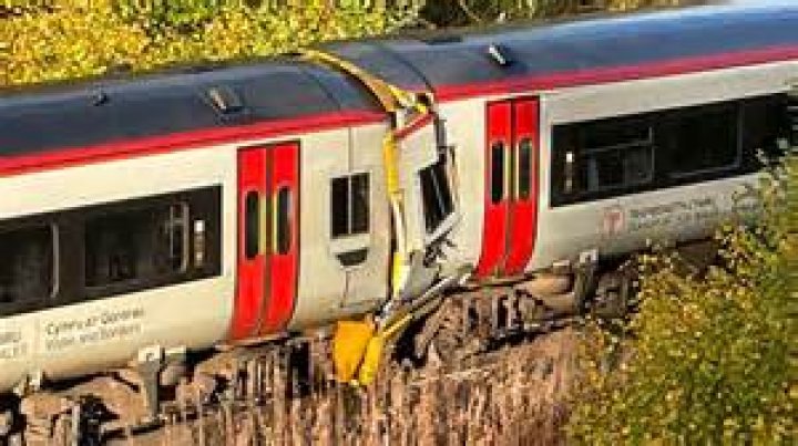 How He Died Survivor Star Crushed Between Two Train Cars Hollywood Life |